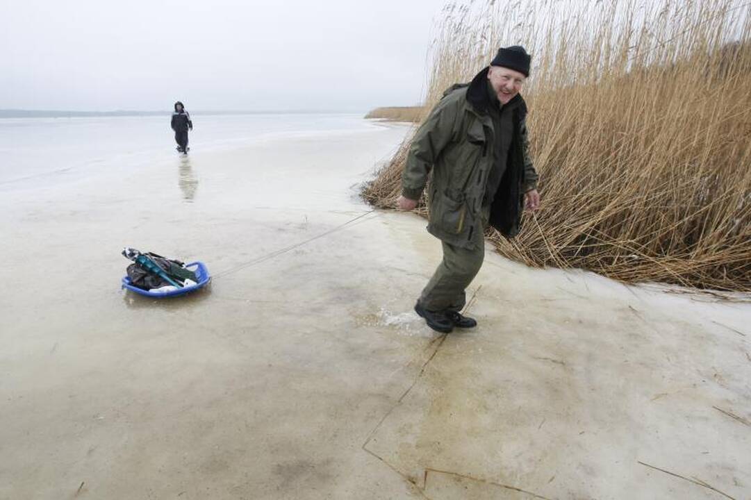 Žvejams ant Kuršių marių gąsdinimai – nė motais 