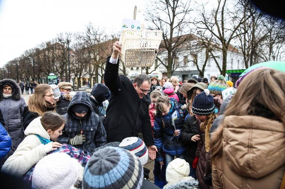 Švęsdami Žemės dieną moksleiviai nerimavo dėl klimato atšilimo