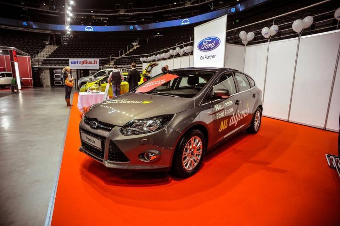 „Žalgirio“ arenoje seilę varvina automobilių gerbėjai