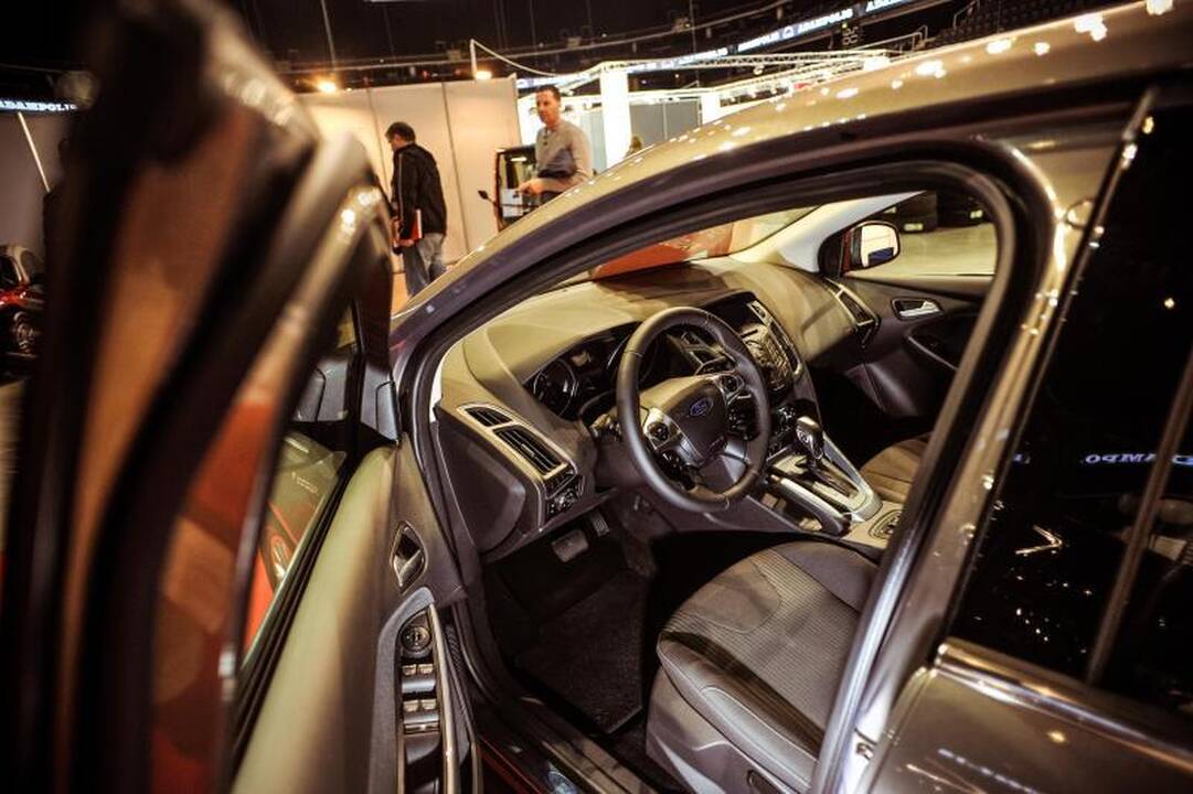 „Žalgirio“ arenoje seilę varvina automobilių gerbėjai
