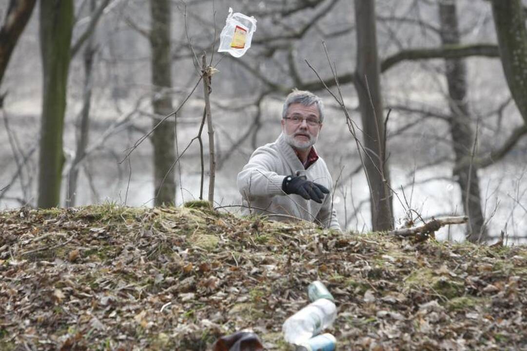 Klaipėdos praeities mylėtojai valė Tauralaukio kapines   