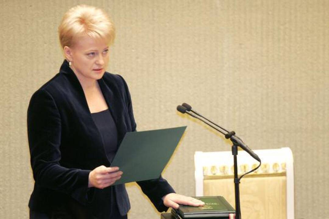 Dalia Grybauskaitė pradėjo eiti prezidento pareigas (papildyta)