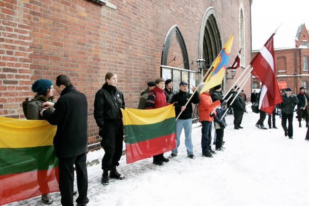 Per SS latvių legiono atminimo renginį Rygoje plevėsavo ir kelios Lietuvos vėliavos