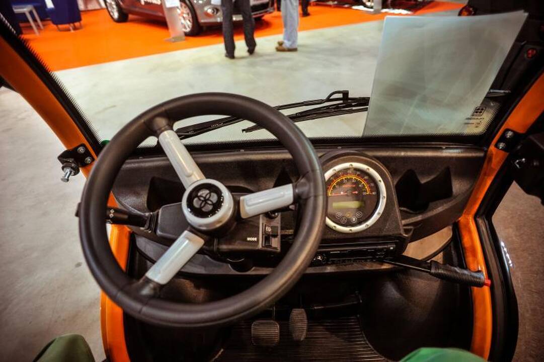 „Žalgirio“ arenoje seilę varvina automobilių gerbėjai