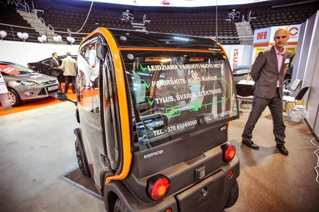 „Žalgirio“ arenoje seilę varvina automobilių gerbėjai