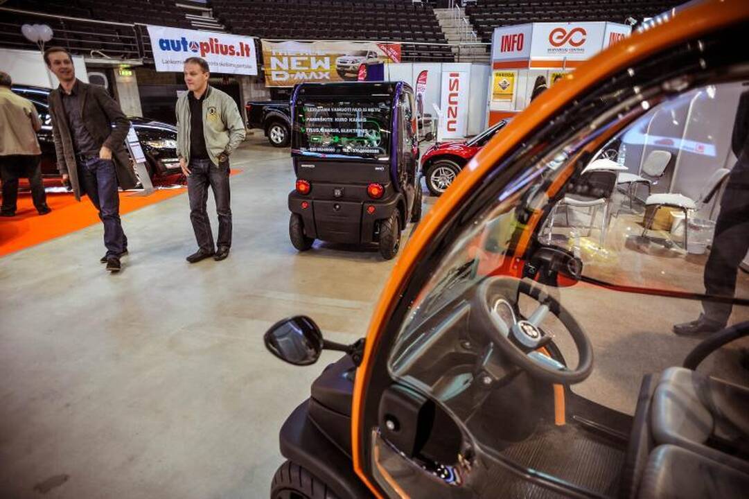 „Žalgirio“ arenoje seilę varvina automobilių gerbėjai