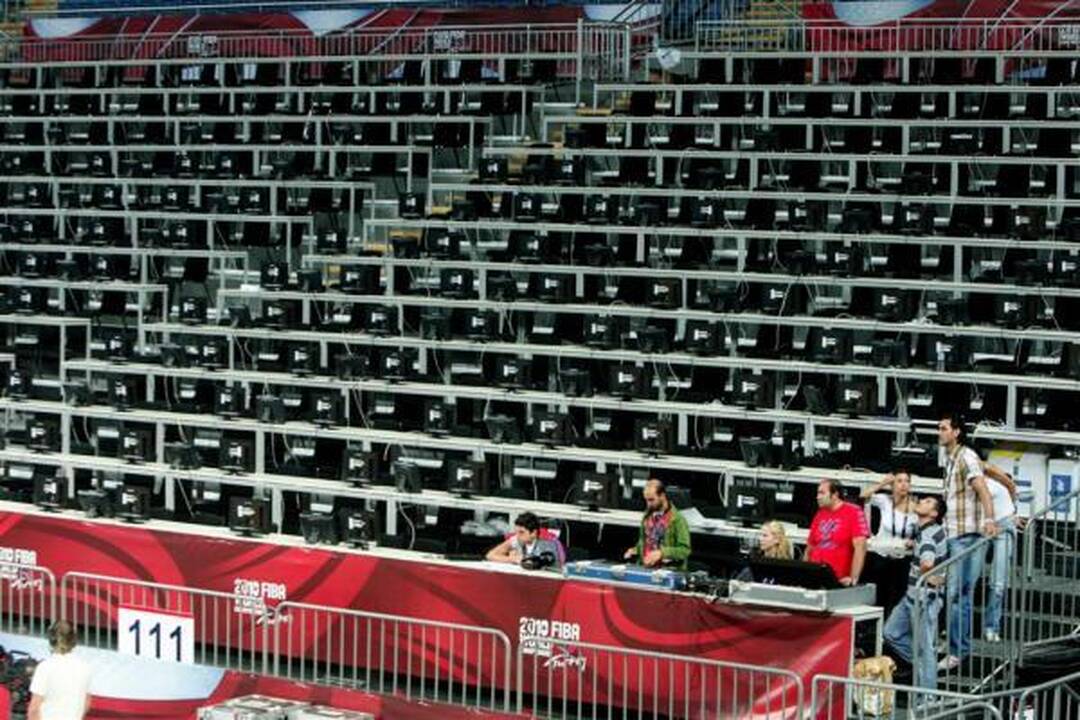 Varžybų išvakarėse Stambulo arenoje dar verda paruošiamieji darbai