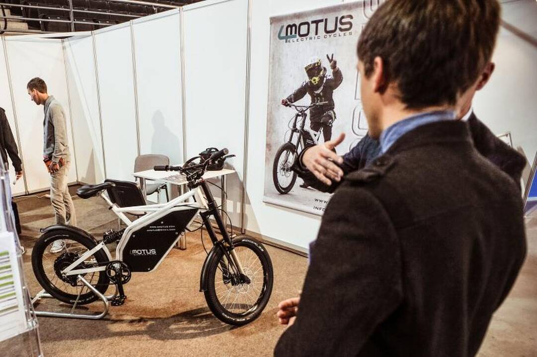 „Žalgirio“ arenoje seilę varvina automobilių gerbėjai