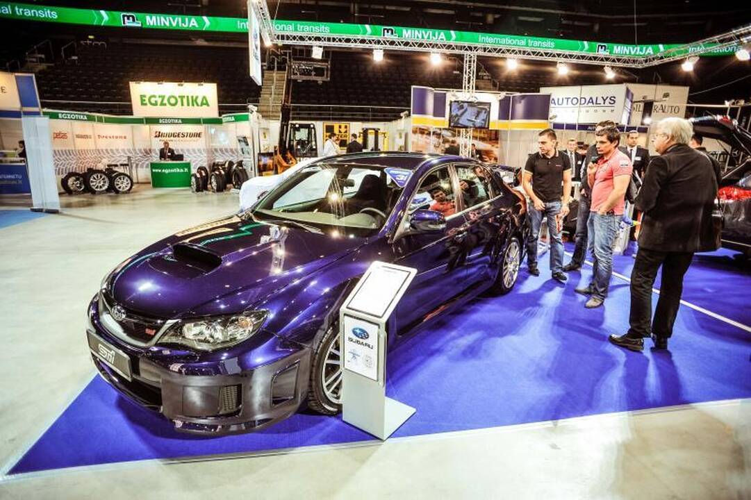 „Žalgirio“ arenoje seilę varvina automobilių gerbėjai