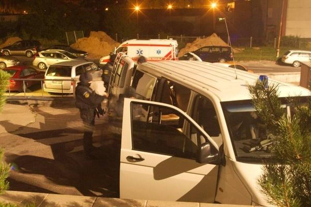 Į patrulius iššovęs girtas vilnietis po derybų pasidavė „Aro“ kovotojams