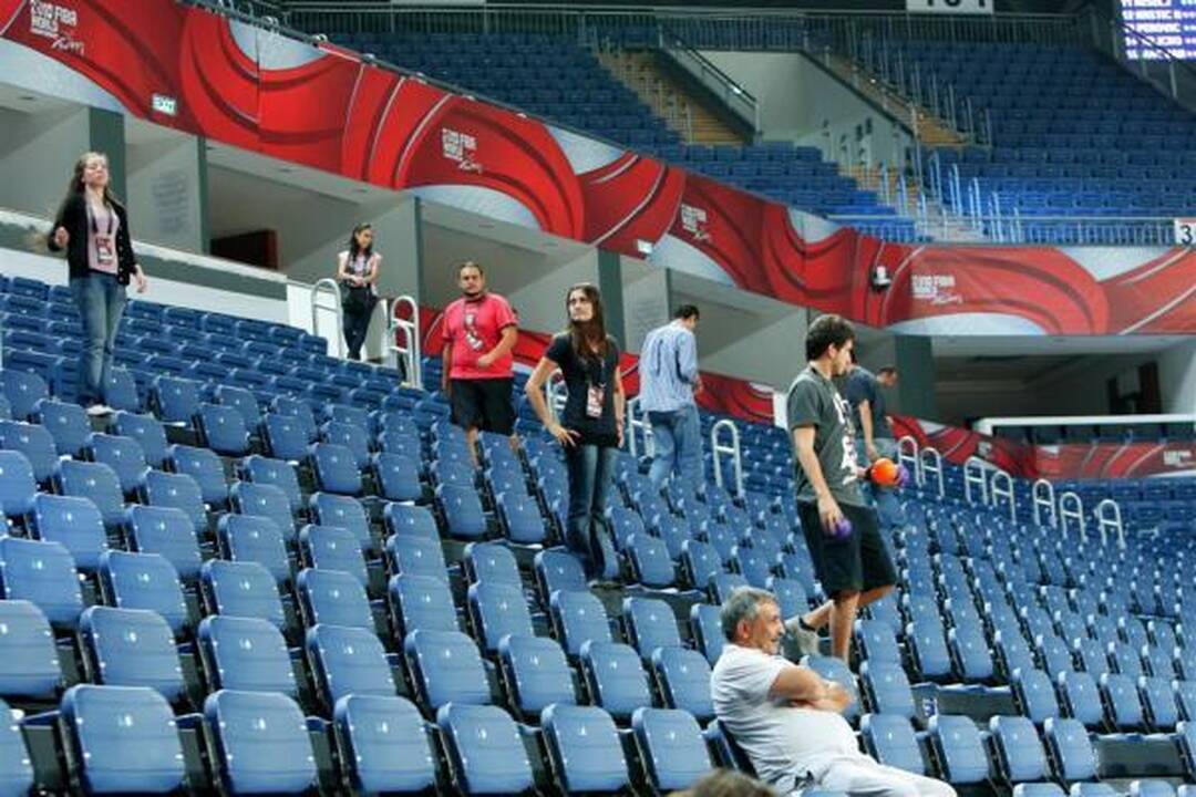 Varžybų išvakarėse Stambulo arenoje dar verda paruošiamieji darbai