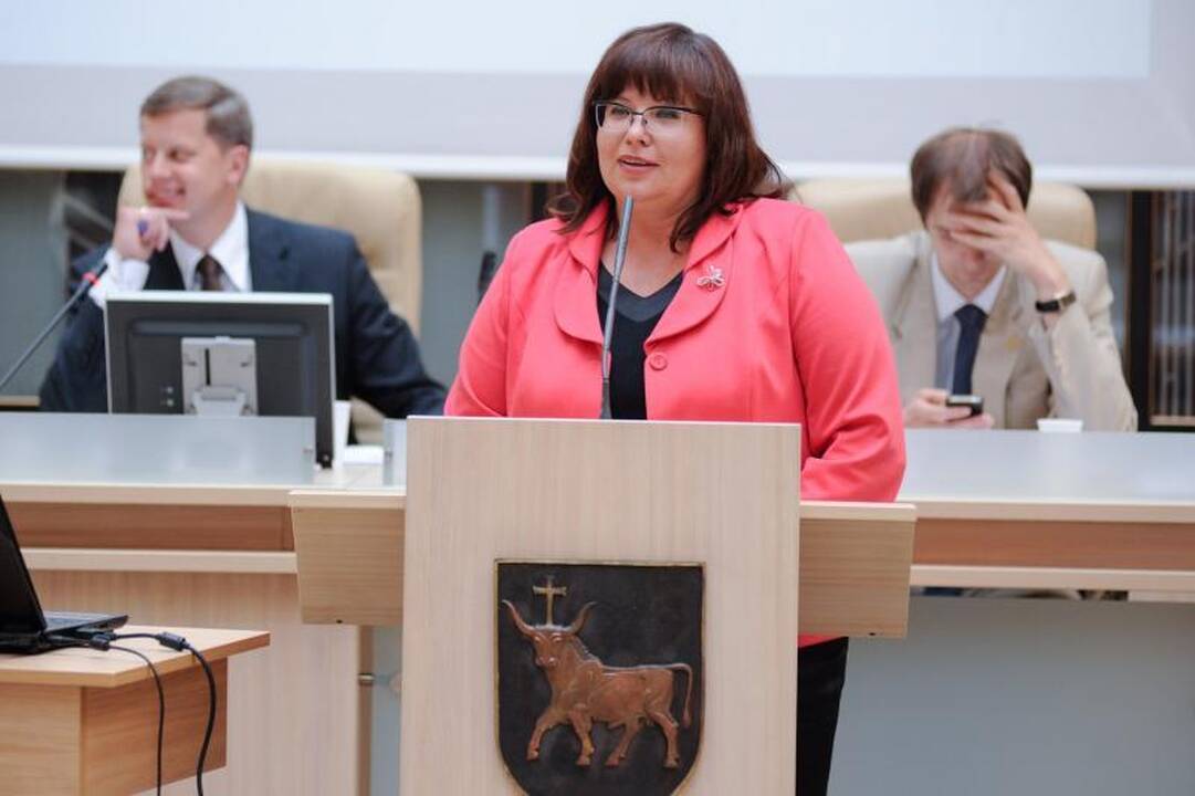 Politinė rokiruotė: D.Ratkelis ir A.Nesteckis apsimainė postais
