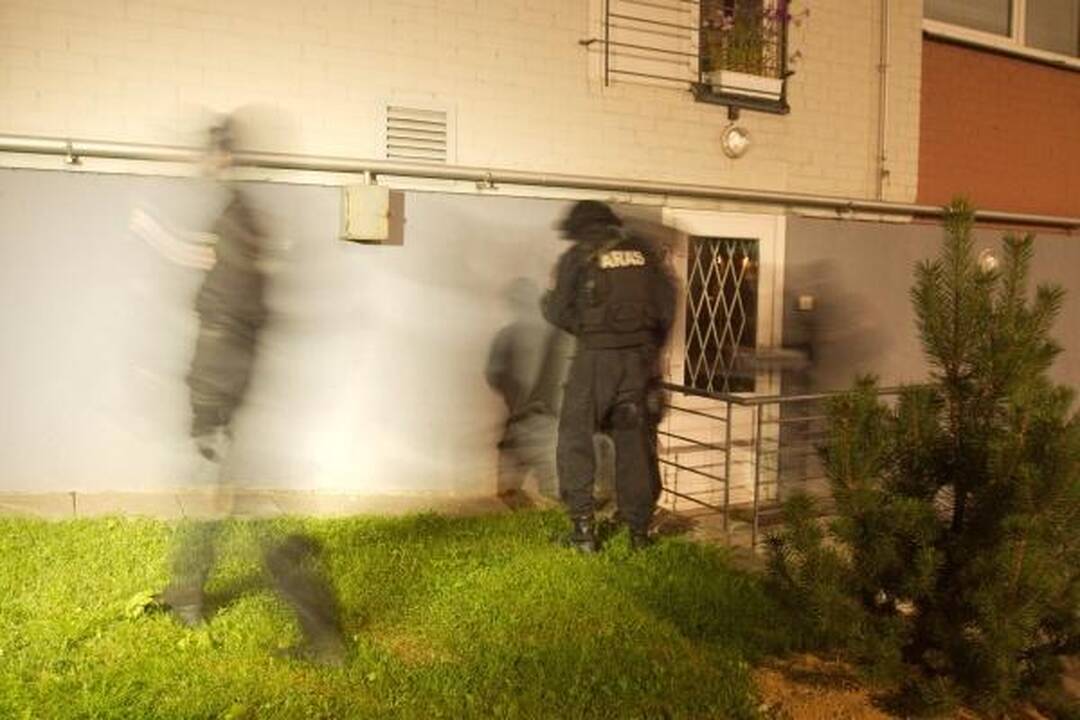 Į patrulius iššovęs girtas vilnietis po derybų pasidavė „Aro“ kovotojams