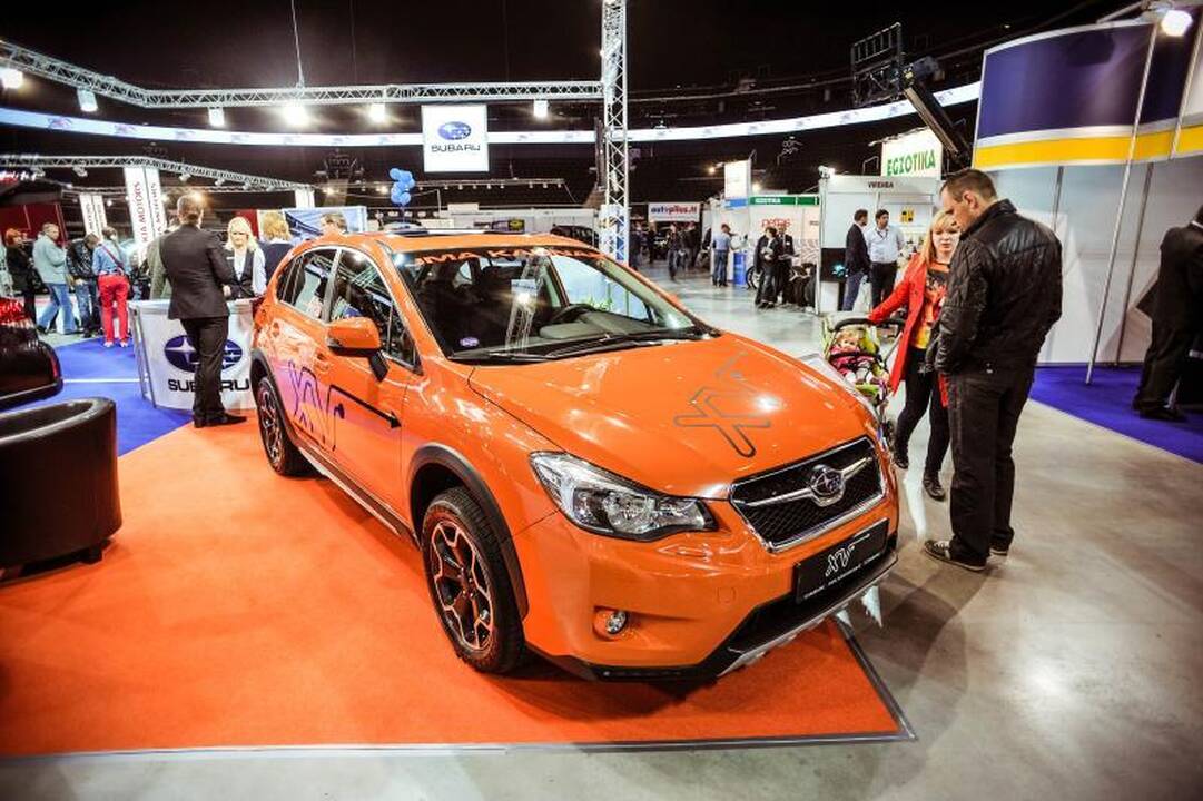 „Žalgirio“ arenoje seilę varvina automobilių gerbėjai