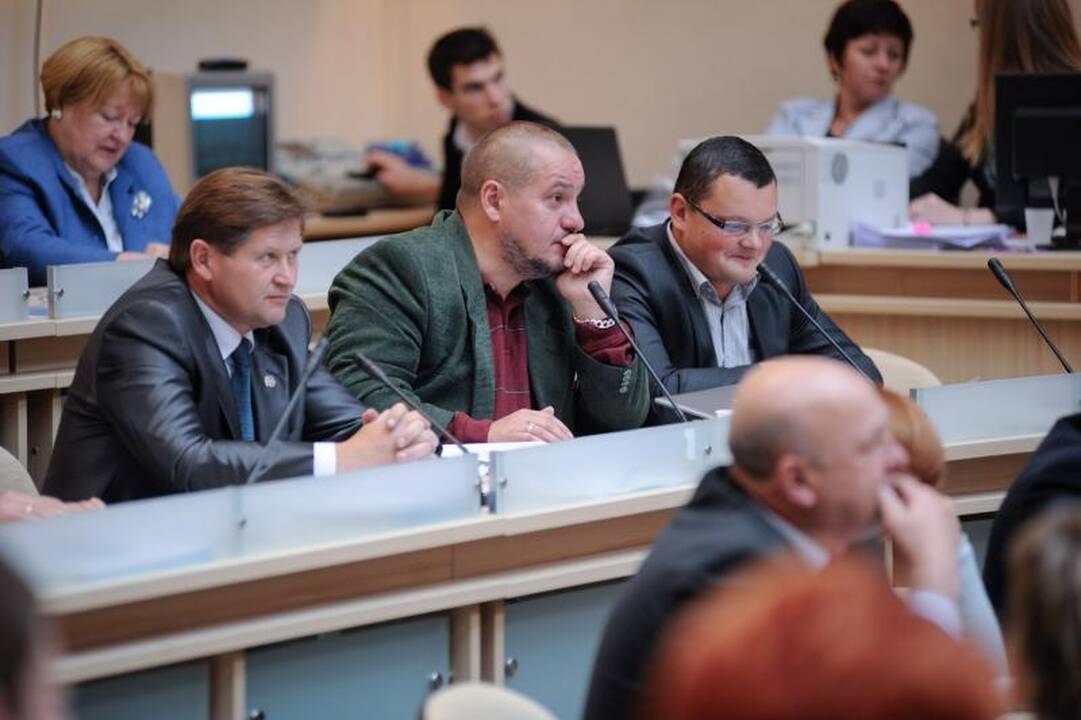 Politinė rokiruotė: D.Ratkelis ir A.Nesteckis apsimainė postais