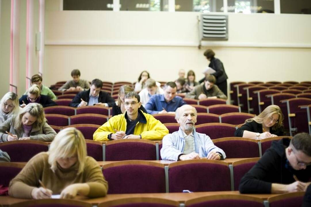 Įveikti Konstitucijos egzamino užduotis užteko ir 15 minučių