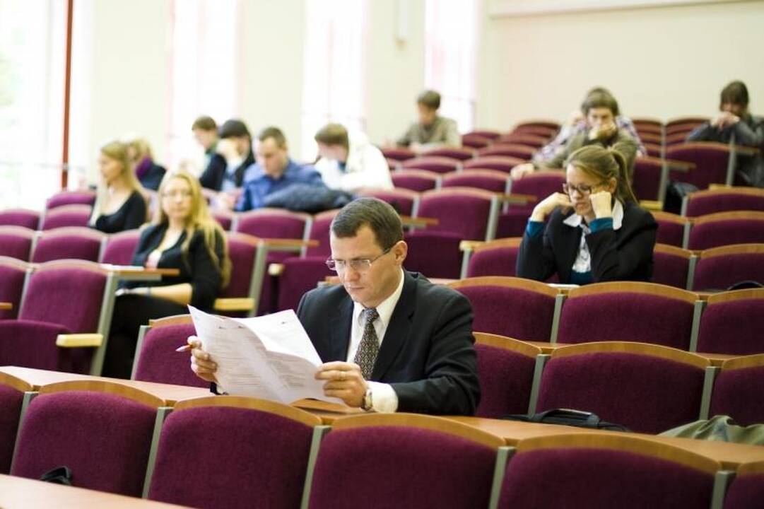Įveikti Konstitucijos egzamino užduotis užteko ir 15 minučių