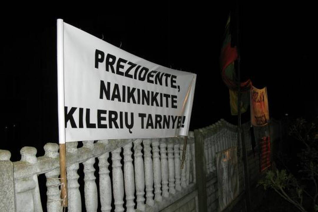 Venckų namus saugantis gyvas žiedas budėjo pernakt (papildyta)