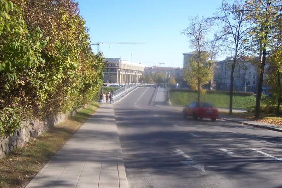 Instruktorius apie avarijų priežastis prie Seimo rūmų sankryžos (komentaras)