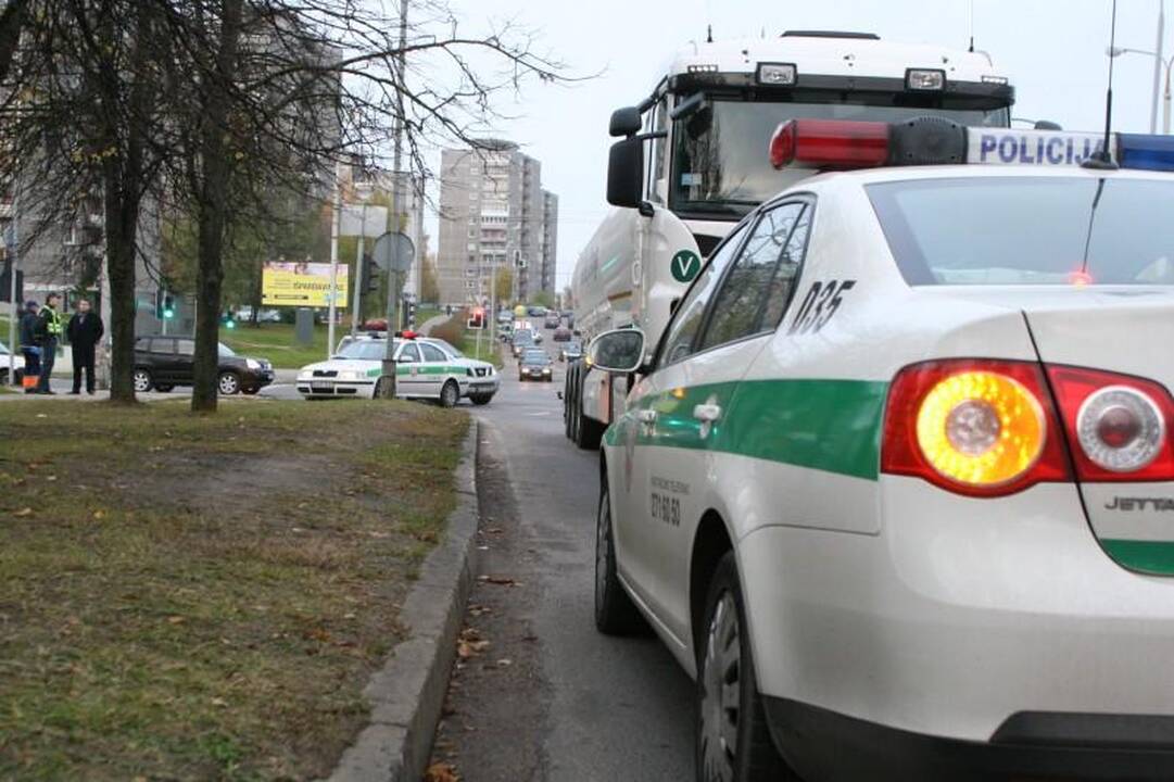Vilniuje vilkikas pėsčiųjų perėjoje kliudė mergaitę