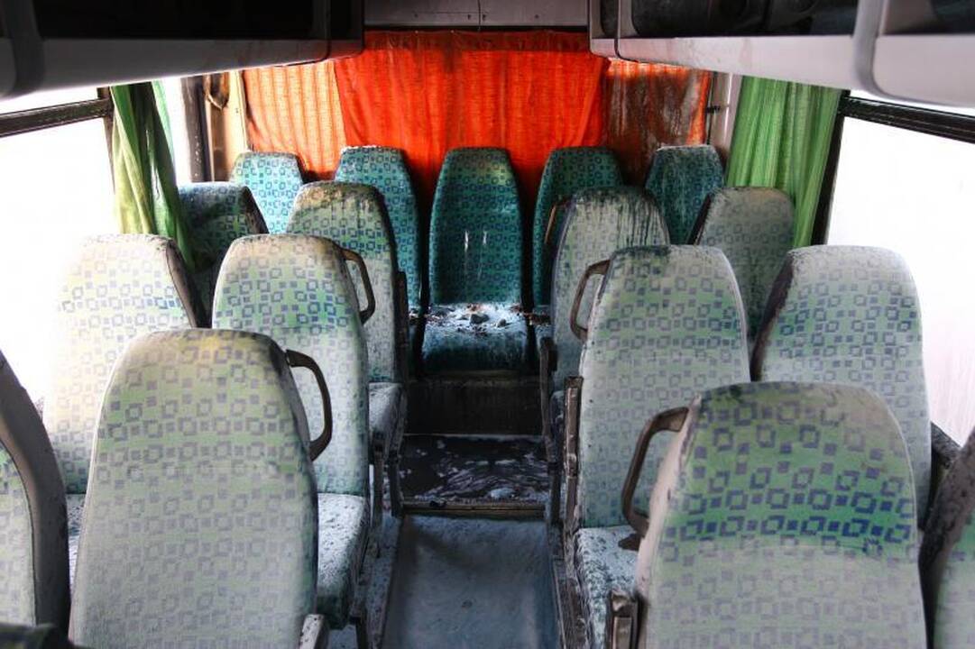 Prie P. Vileišio tilto užsidegė autobusas 