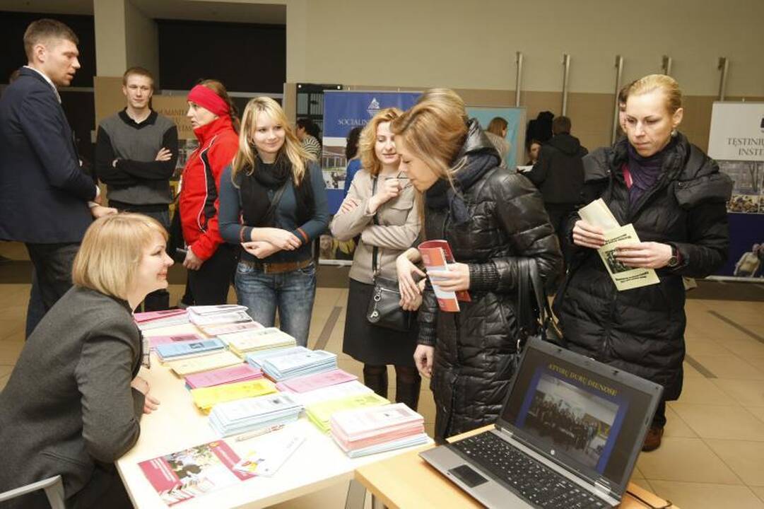 Klaipėdos universitetas moksleivius pakvietė į atvirų durų dieną