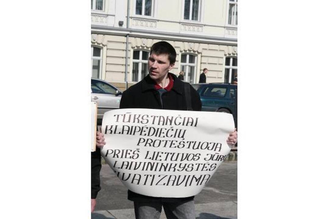 Laivininkystės privatizacija: piketuotojai reikalauja E.Masiulio galvos