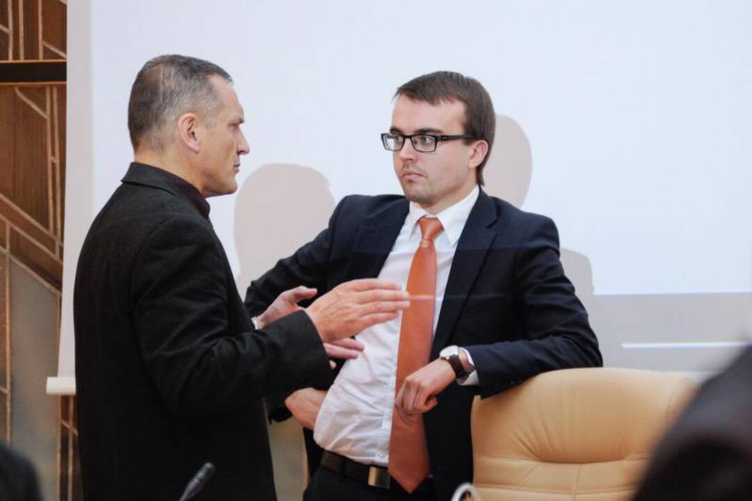 Politinė rokiruotė: D.Ratkelis ir A.Nesteckis apsimainė postais