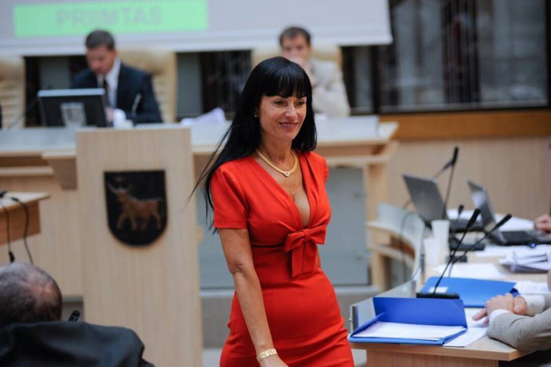 Politinė rokiruotė: D.Ratkelis ir A.Nesteckis apsimainė postais