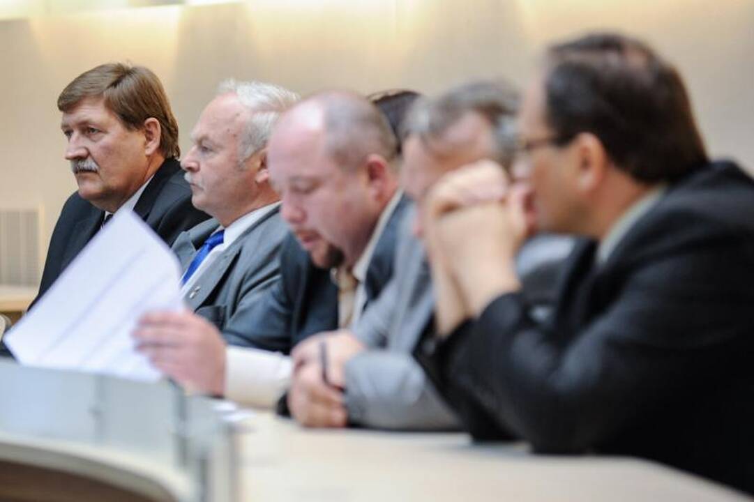 Politinė rokiruotė: D.Ratkelis ir A.Nesteckis apsimainė postais