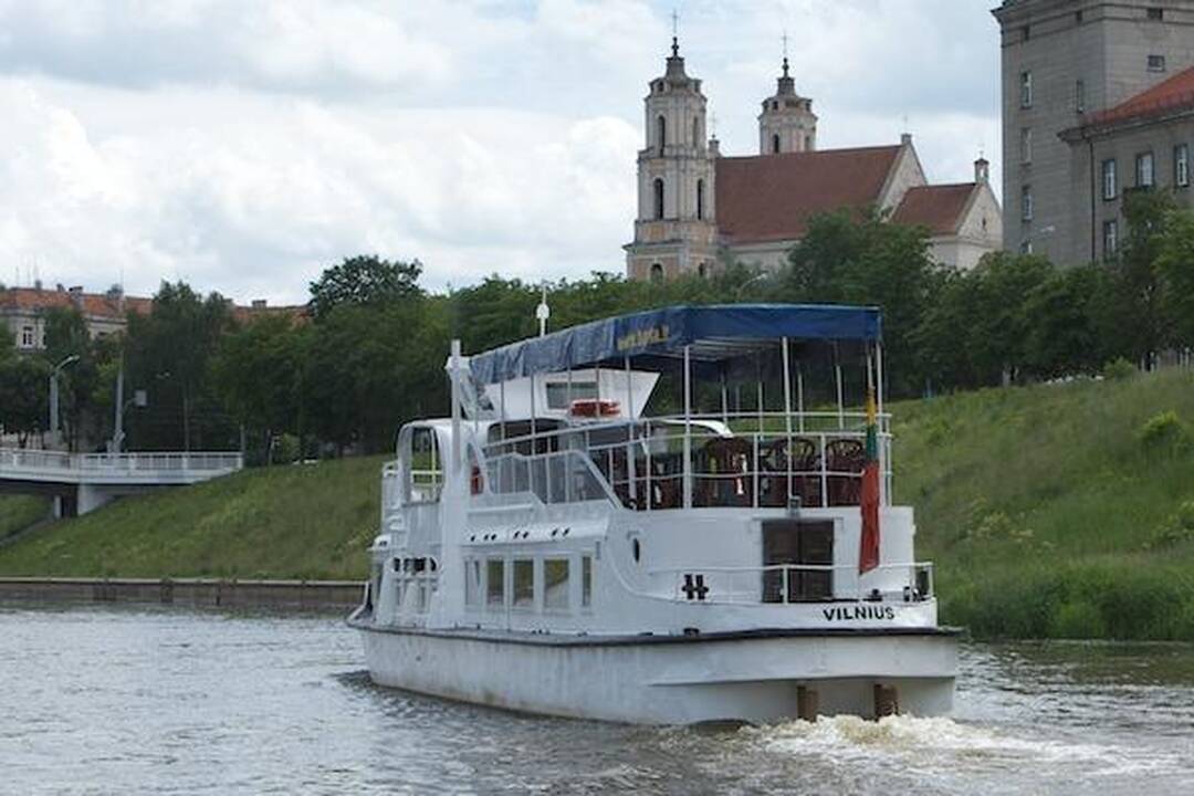 Neįmanoma, tačiau Nerimi ties Vilniumi vėl plaukioja laivai