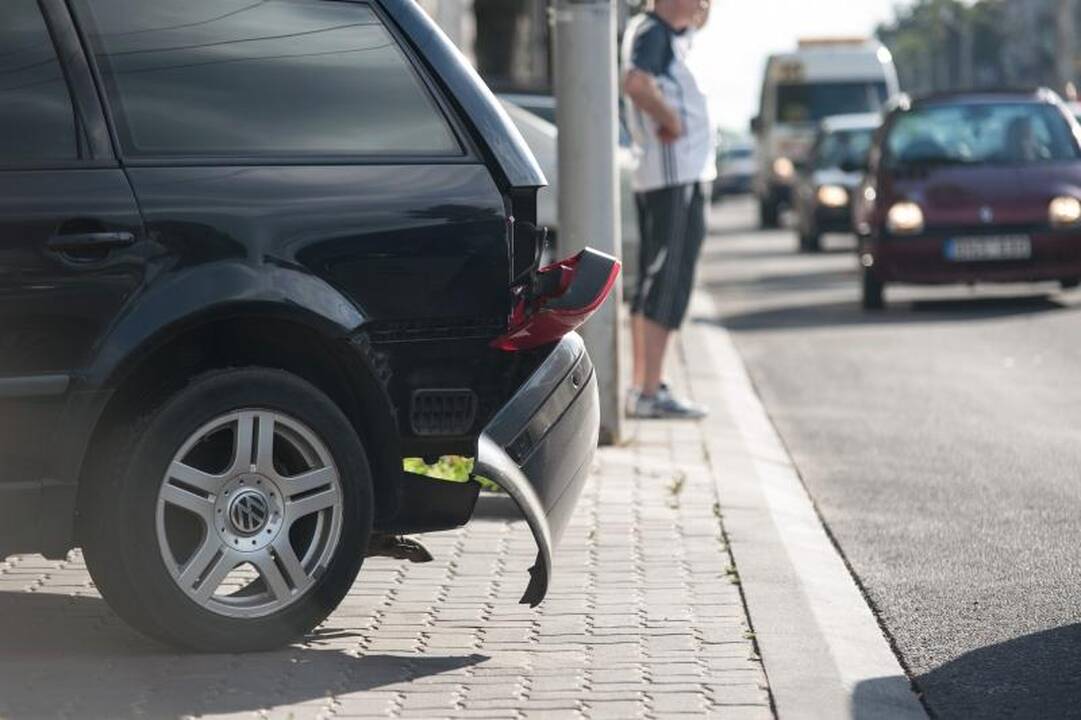 Piko metu Savanorių prospekte susidūrė keturi automobiliai