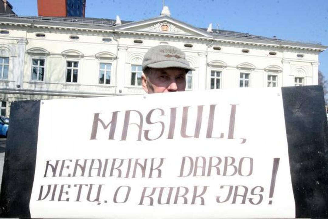Laivininkystės privatizacija: piketuotojai reikalauja E.Masiulio galvos