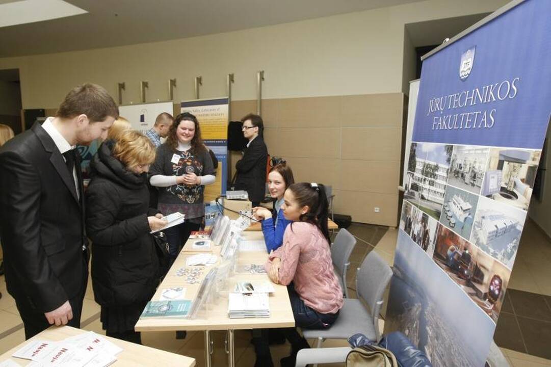 Klaipėdos universitetas moksleivius pakvietė į atvirų durų dieną