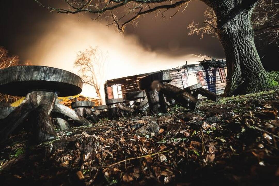 Ekspertai beveik neabejoja, kad restoranas „Bajorkiemis“ padegtas
