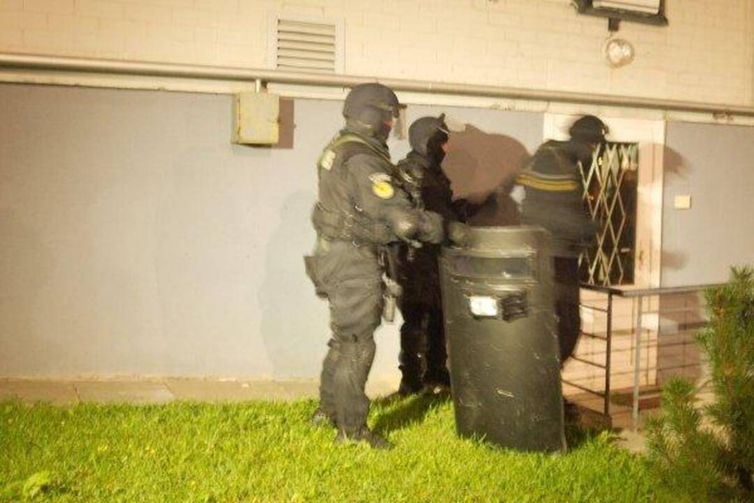 Į patrulius iššovęs girtas vilnietis po derybų pasidavė „Aro“ kovotojams