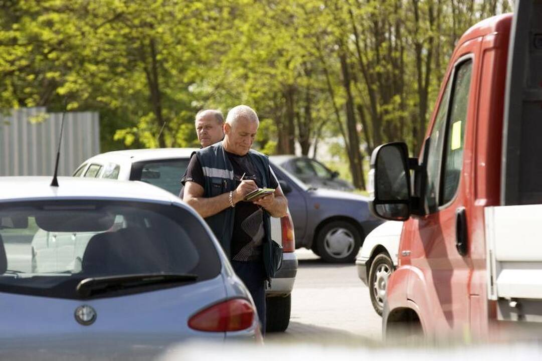 Bloga žinia vairuotojams – ant geltonų lapelių