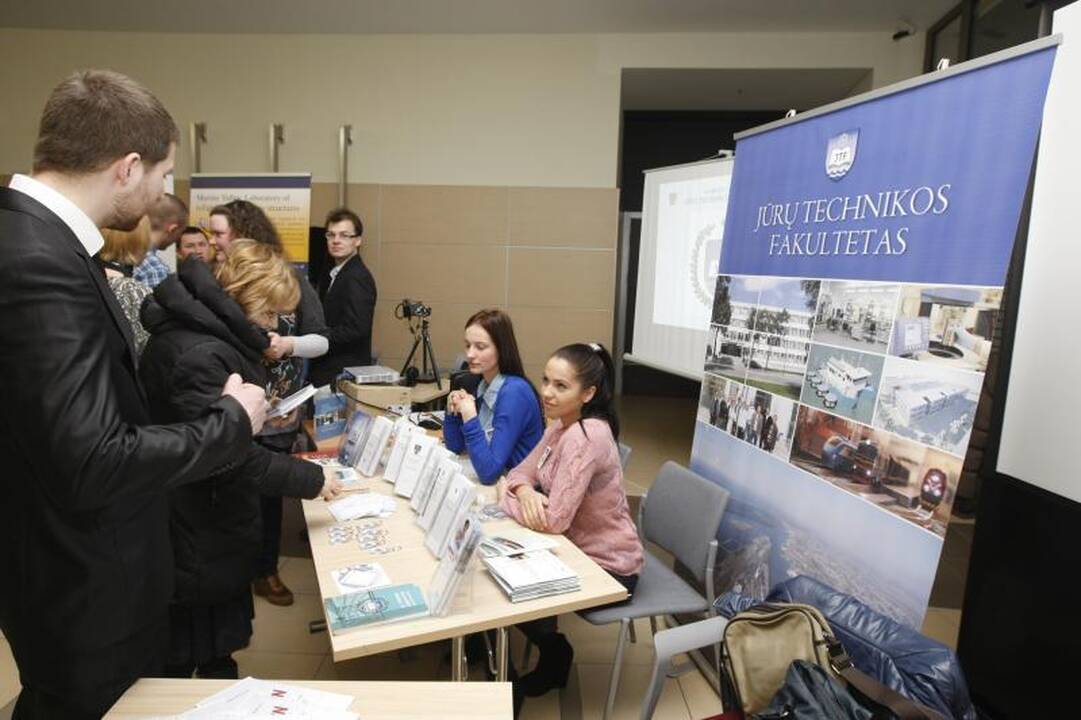 Klaipėdos universitetas moksleivius pakvietė į atvirų durų dieną