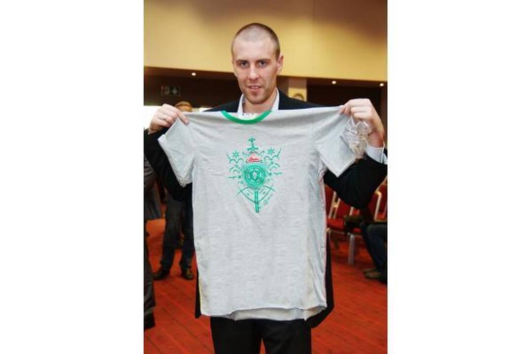 „EuroBasket 2011“: Lietuvos sirgaliams siuvama nauja uniforma