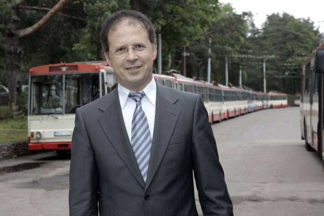 Vicemeras: keleivių laipinimas tik pro priekines duris vilniečiams bus tik į naudą