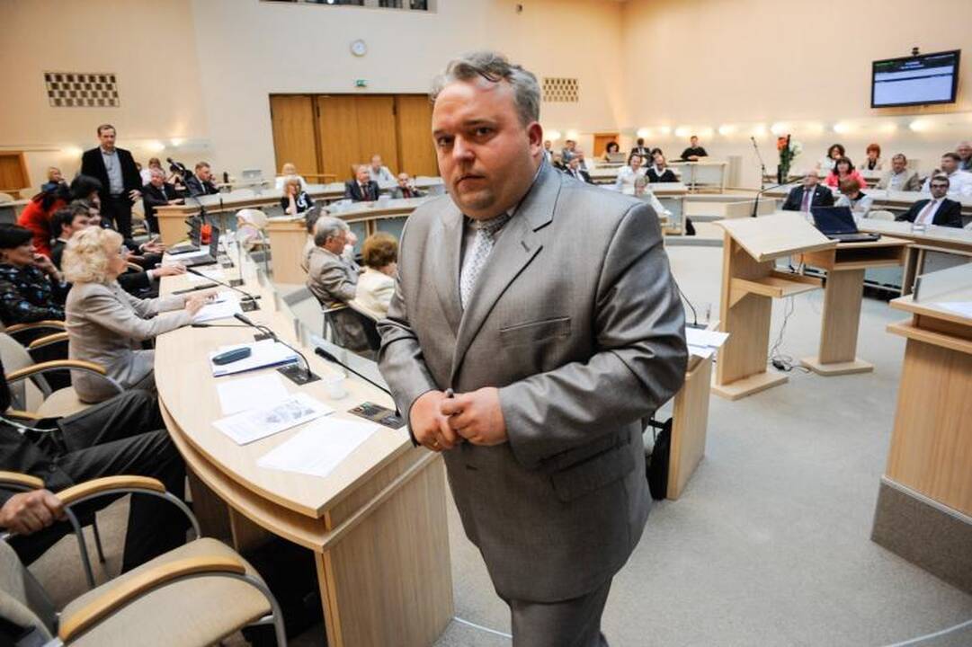 Politinė rokiruotė: D.Ratkelis ir A.Nesteckis apsimainė postais