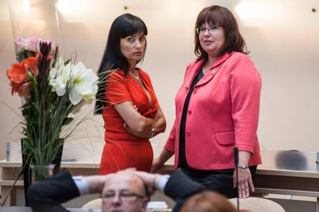Politinė rokiruotė: D.Ratkelis ir A.Nesteckis apsimainė postais