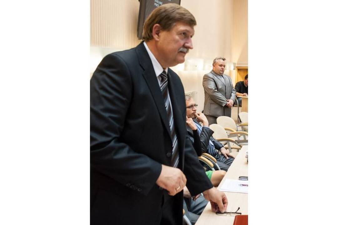 Politinė rokiruotė: D.Ratkelis ir A.Nesteckis apsimainė postais