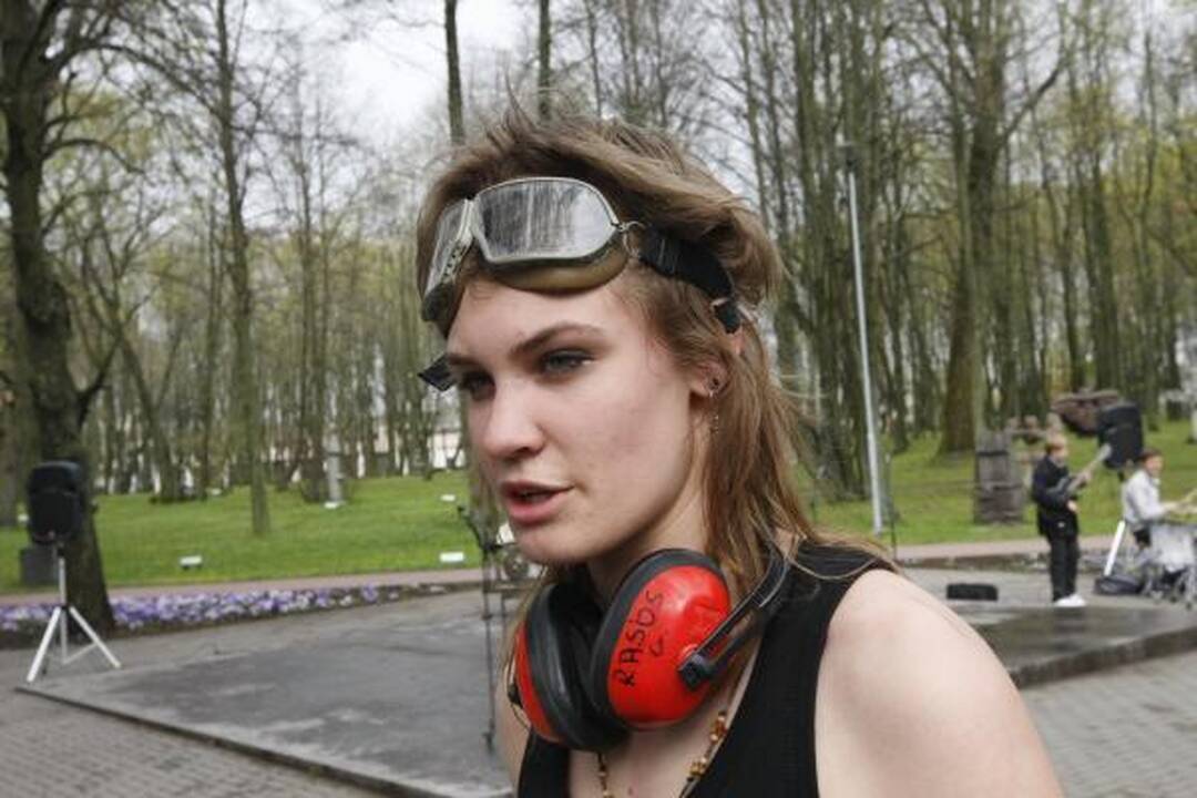 Per Skulptūrų parką riedėjo akmenys