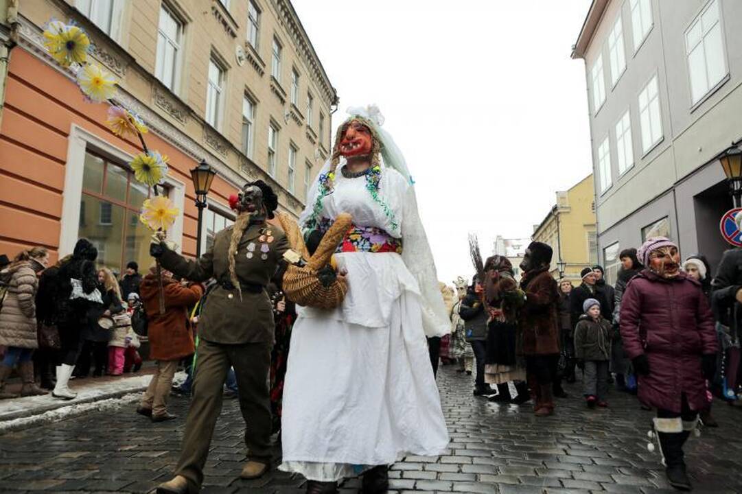Žiemą lauk varę klaipėdiečiai vos tilpo Teatro aikštėje