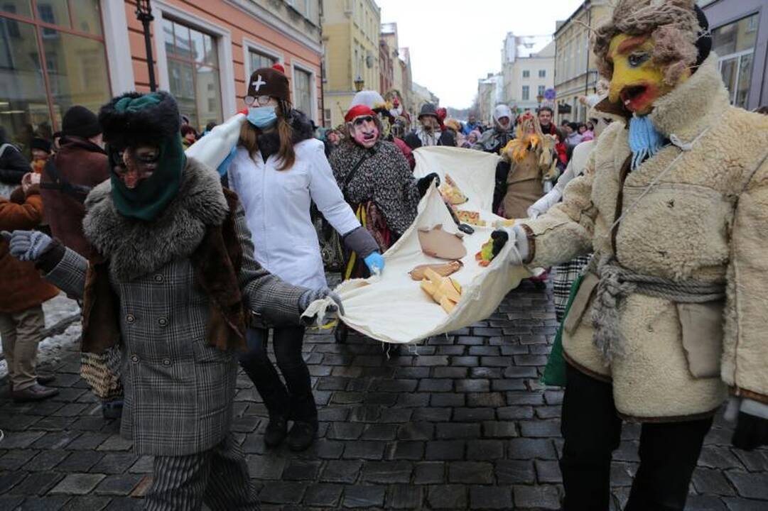 Žiemą lauk varę klaipėdiečiai vos tilpo Teatro aikštėje