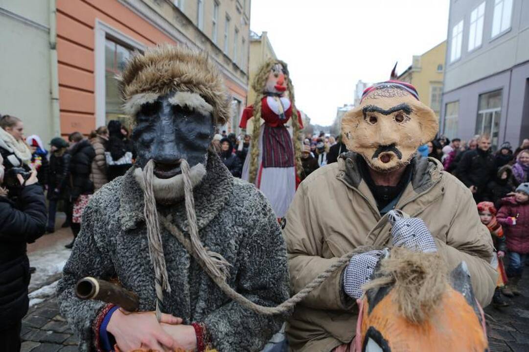 Žiemą lauk varę klaipėdiečiai vos tilpo Teatro aikštėje