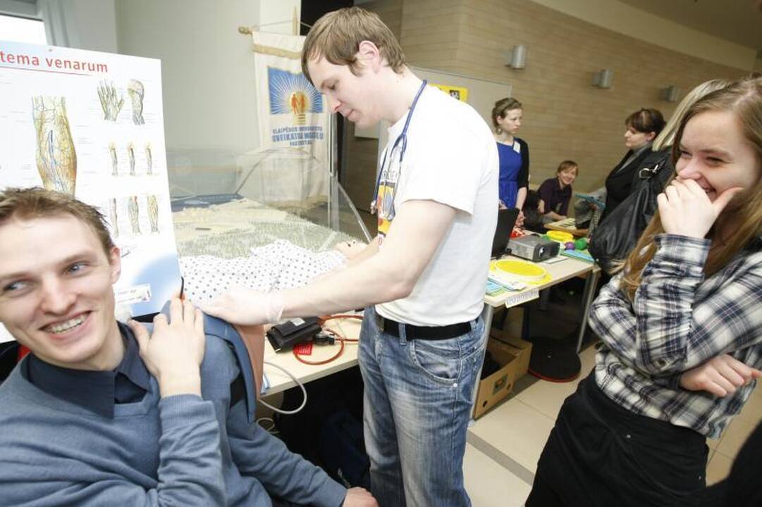Klaipėdos universitetas moksleivius pakvietė į atvirų durų dieną