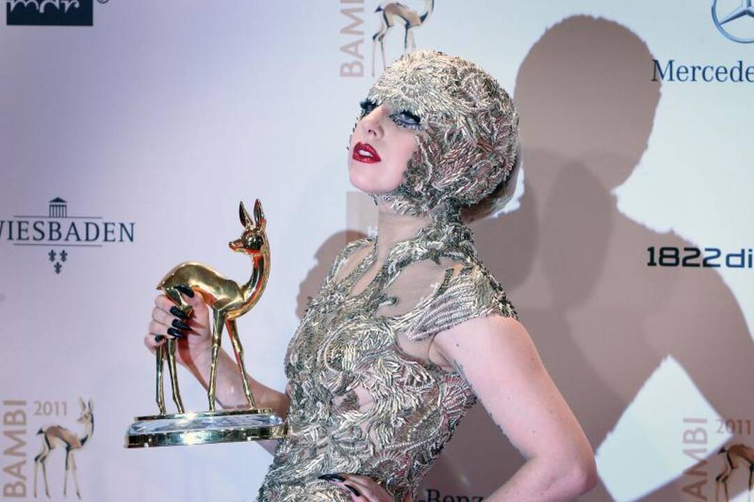 Lady Gagos įvaizdis - „Ferrero Rocher“ saldainis? 