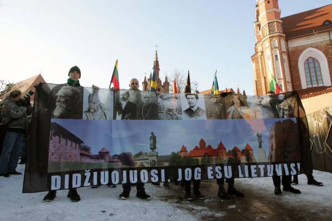 Patriotiško jaunimo eitynės patriotizmu neapsiribojo (papildyta)